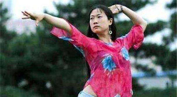 新澳彩免费长期资料大全:截瘫网红生子遭抛弃